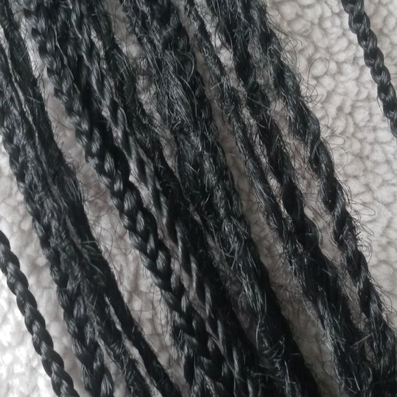 Black braids locs tie on extensions - Picture 4 of 7